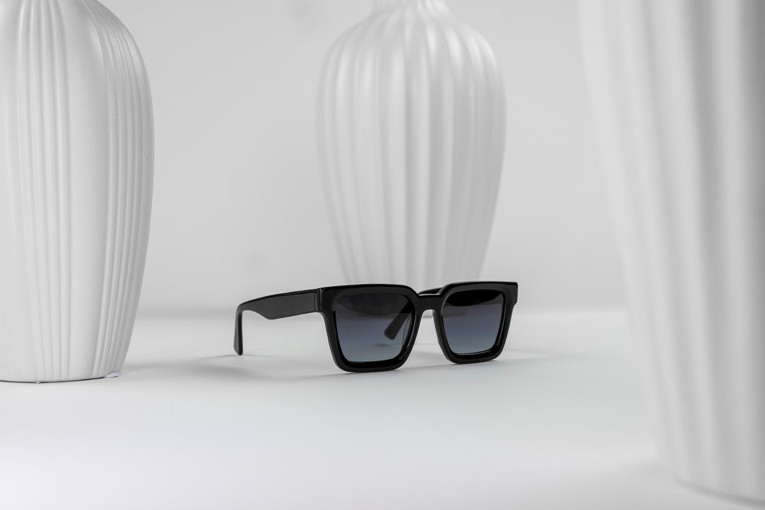 Akila Casual Square Sunglasses in Black