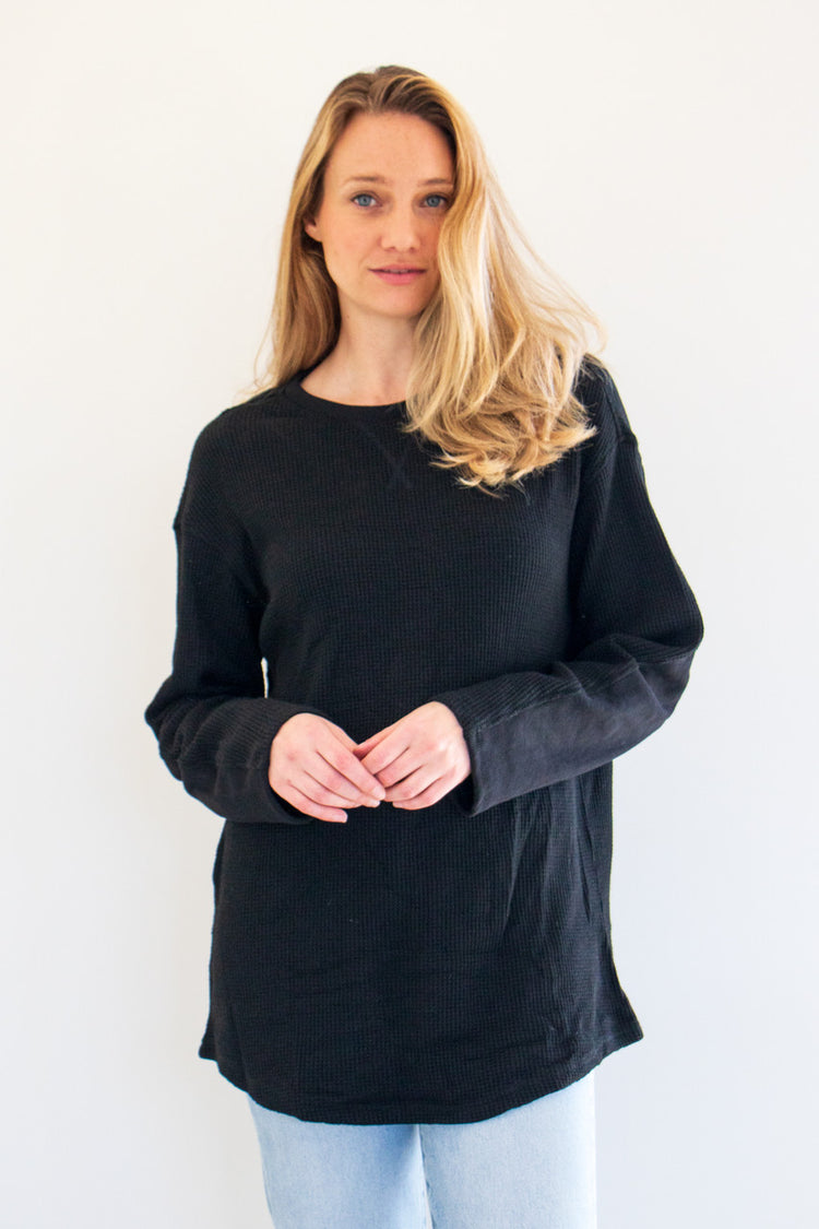 No exaggeration here; this is the ultimate long sleeve tee. Fitting loose on your frame with a drop-shoulder design and a gentle curve at the hem, this essential piece is effortless to pair and wear, with simple care instructions and understated details throughout. Monikered with the PRIV seal between the shoulder-blades on soft waffle texture fabric. 

