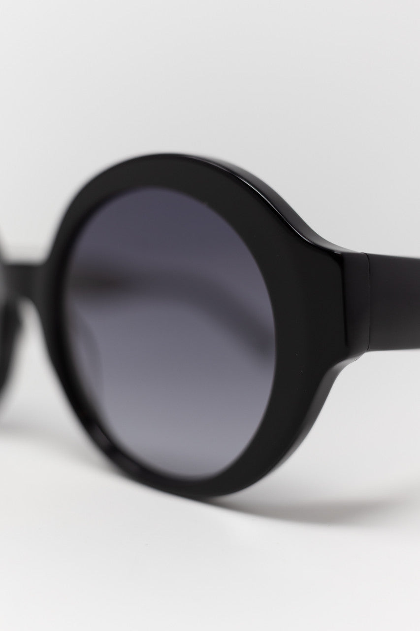 Capri Circular Acetate Sunglasses in Black