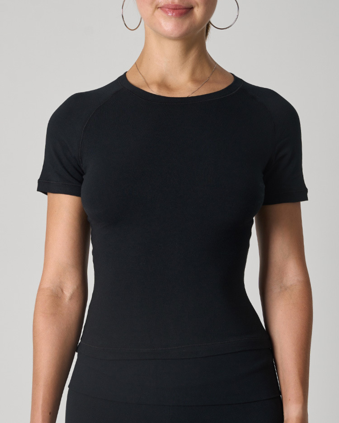 FORM Crew Short Sleeve Black