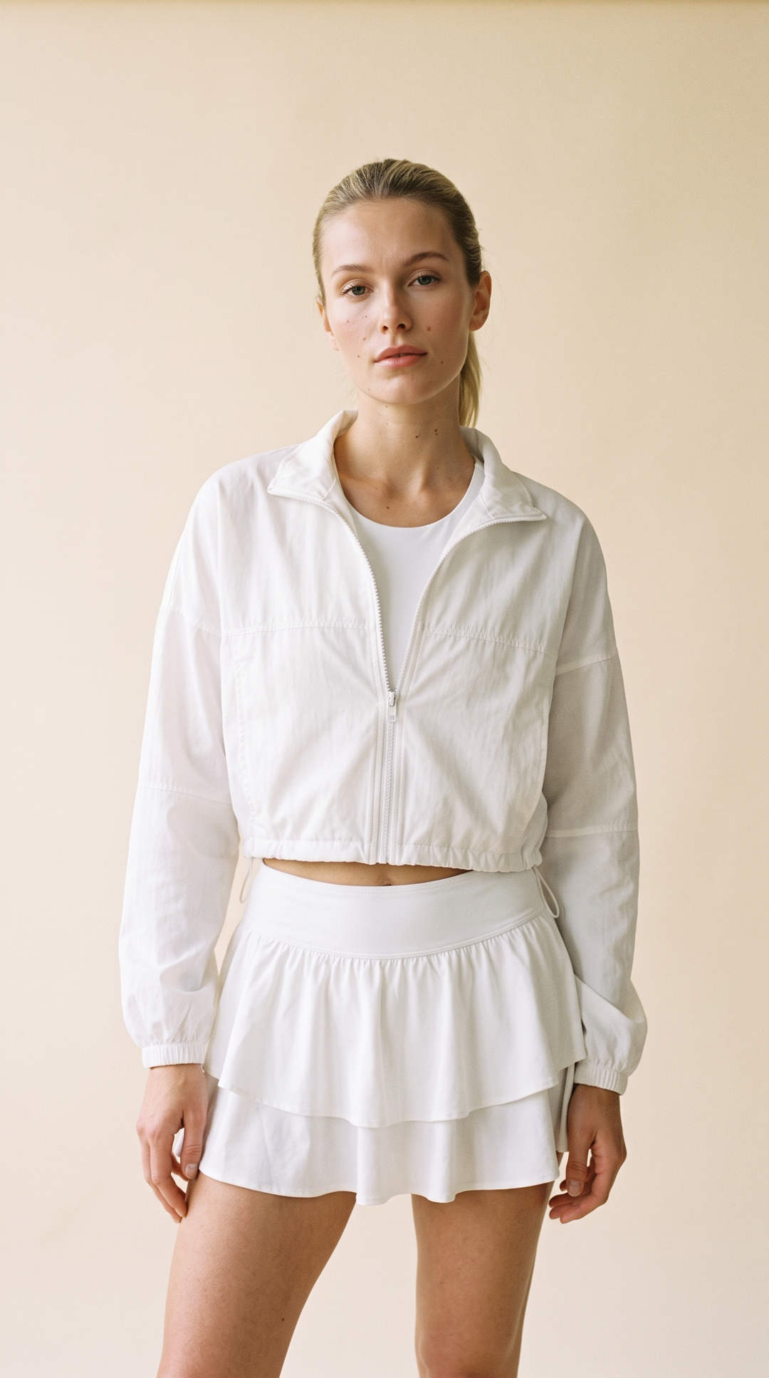 Courtside – Lightweight Cropped Sport Zip Active Jacket In White