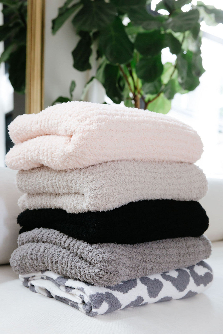 Cozy up in the most dreamy blanket you have ever seen!  LUXE By PRIV bring our brand new assortment of plush heavyweight and oversized throw blankets.  In a wide assortment of colours, these are the perfect gift for somebody you care for...even if it's yourself!

Available in Cream, Light Grey, Charcoal Grey, Blush/Pink, Black, and Grey Leopard

100% Polyester