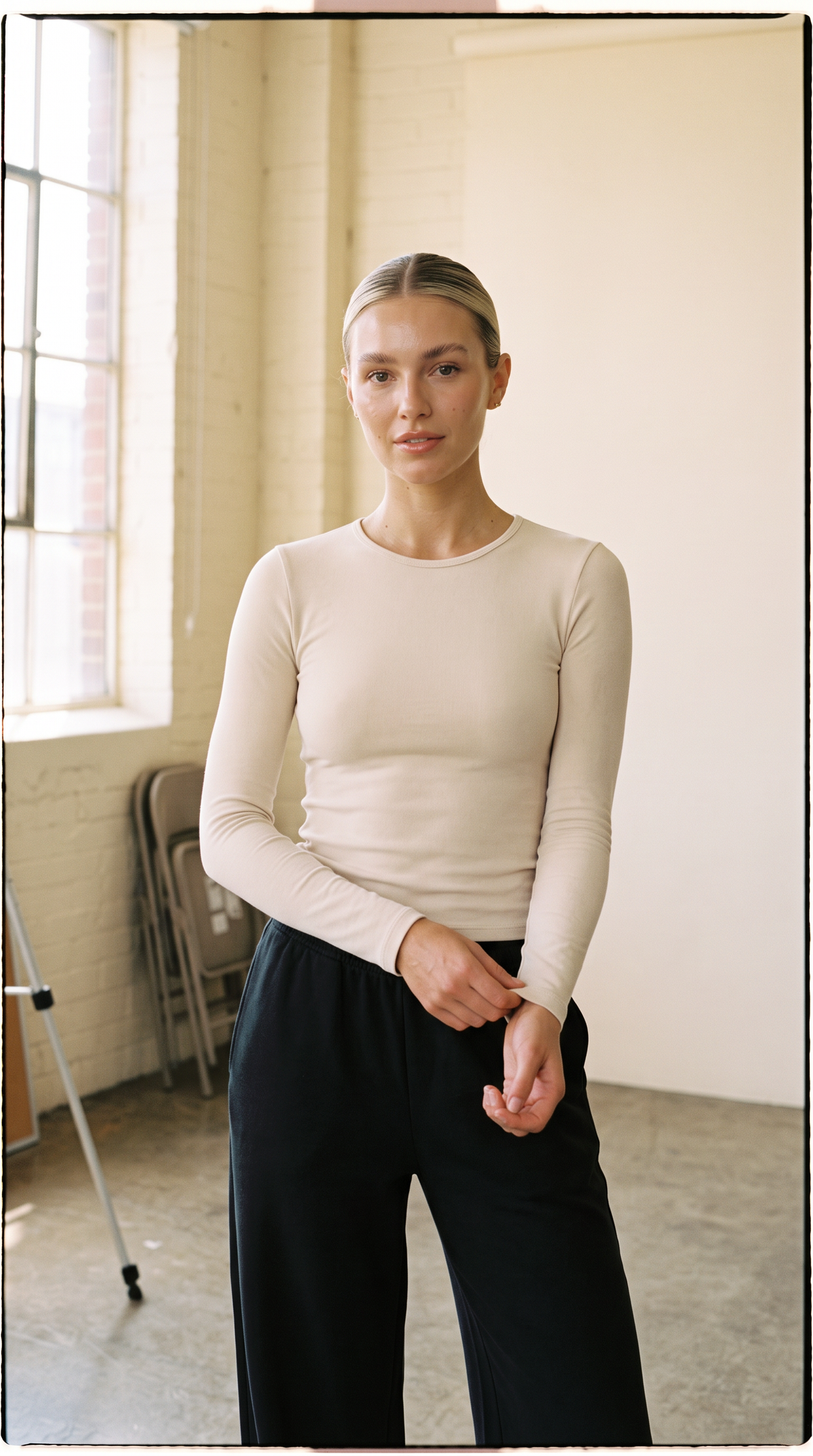 FORM Crew Long Sleeve Cream-Isabeyphotography-1