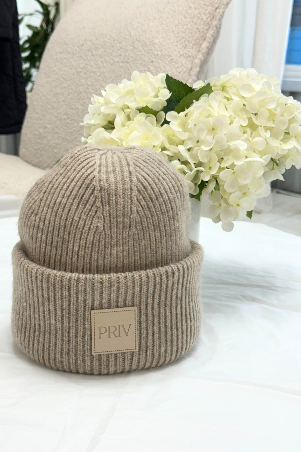 PRIV Toque in Oat