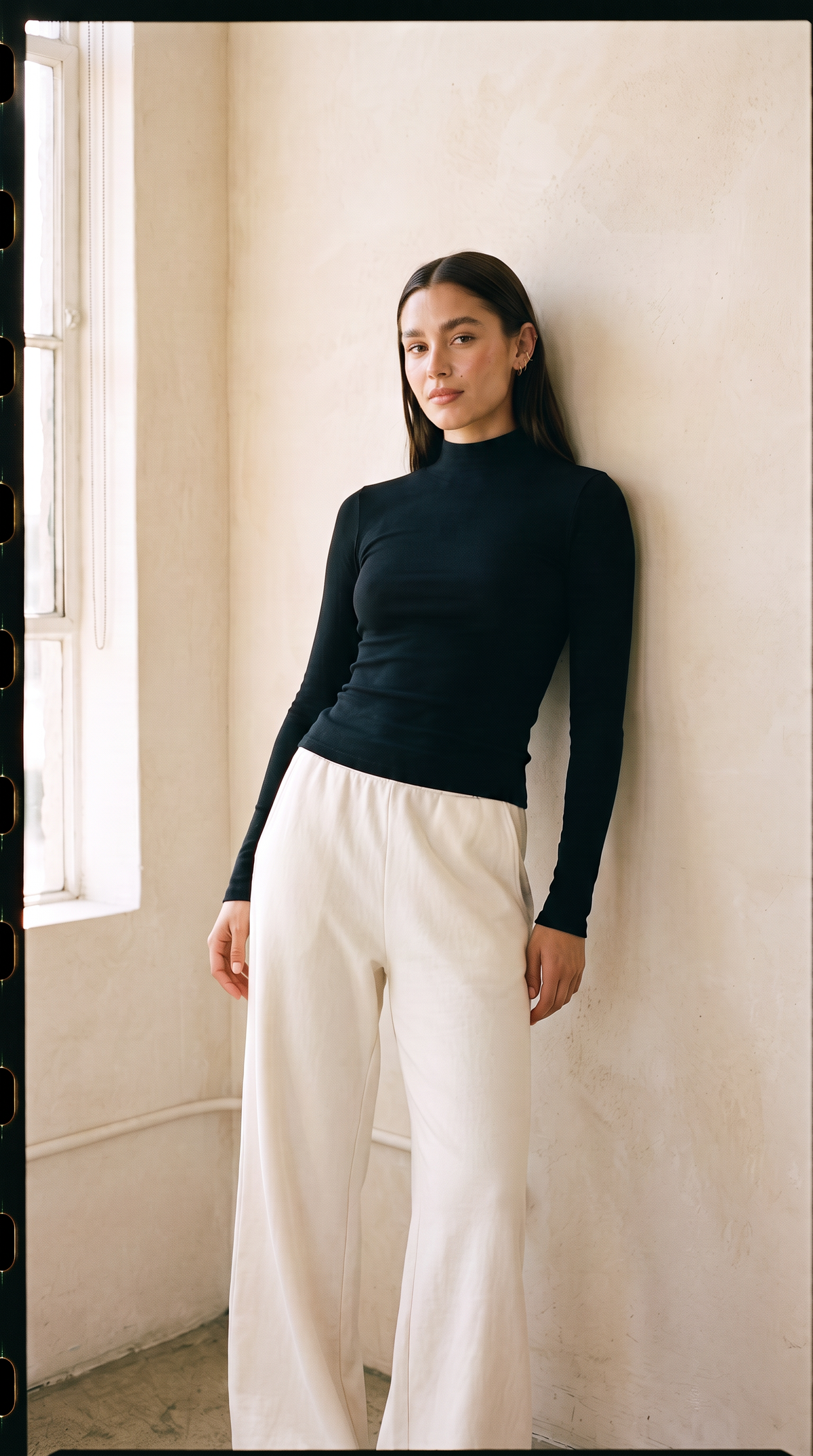 FORM Mockneck Long Sleeve Black-Isabeyphotography-1