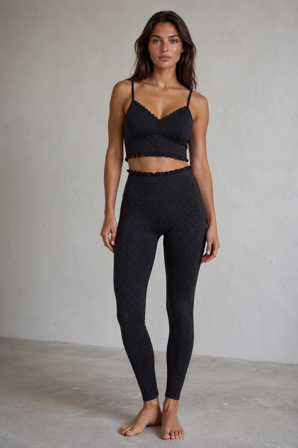FORM Sage – High Rise Performance Leggings In Black Polka Dot