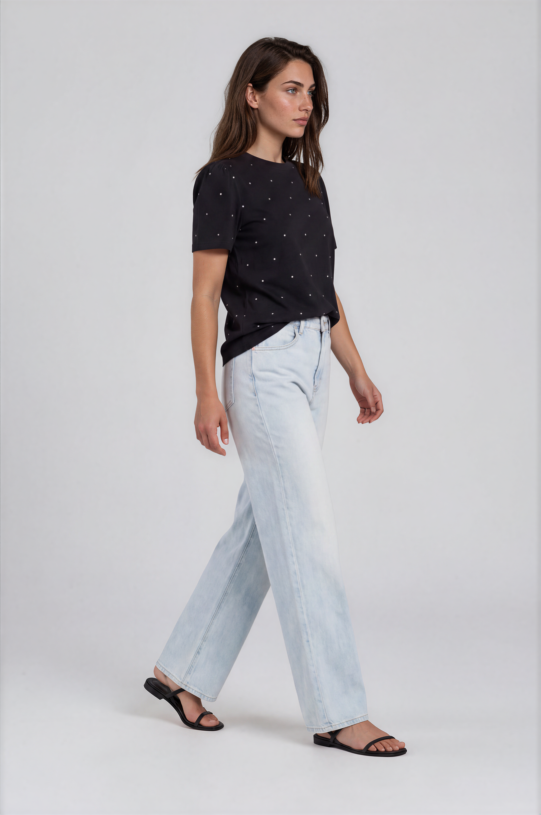 Harper – Polka Dot Everyday T-Shirt In Black Polka dots