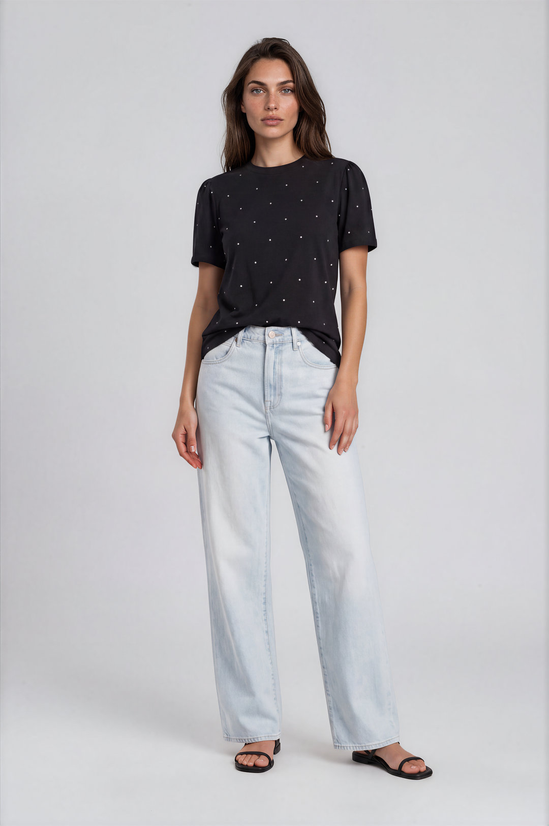 Harper – Polka Dot Everyday T-Shirt In Black Polka dots