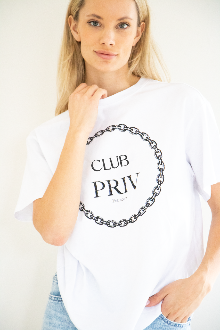 Club Priv Chain Circle Tee in White