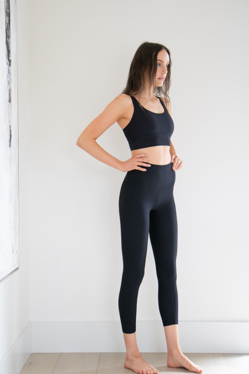 Ultimate Ribbed Leggings in Pitch