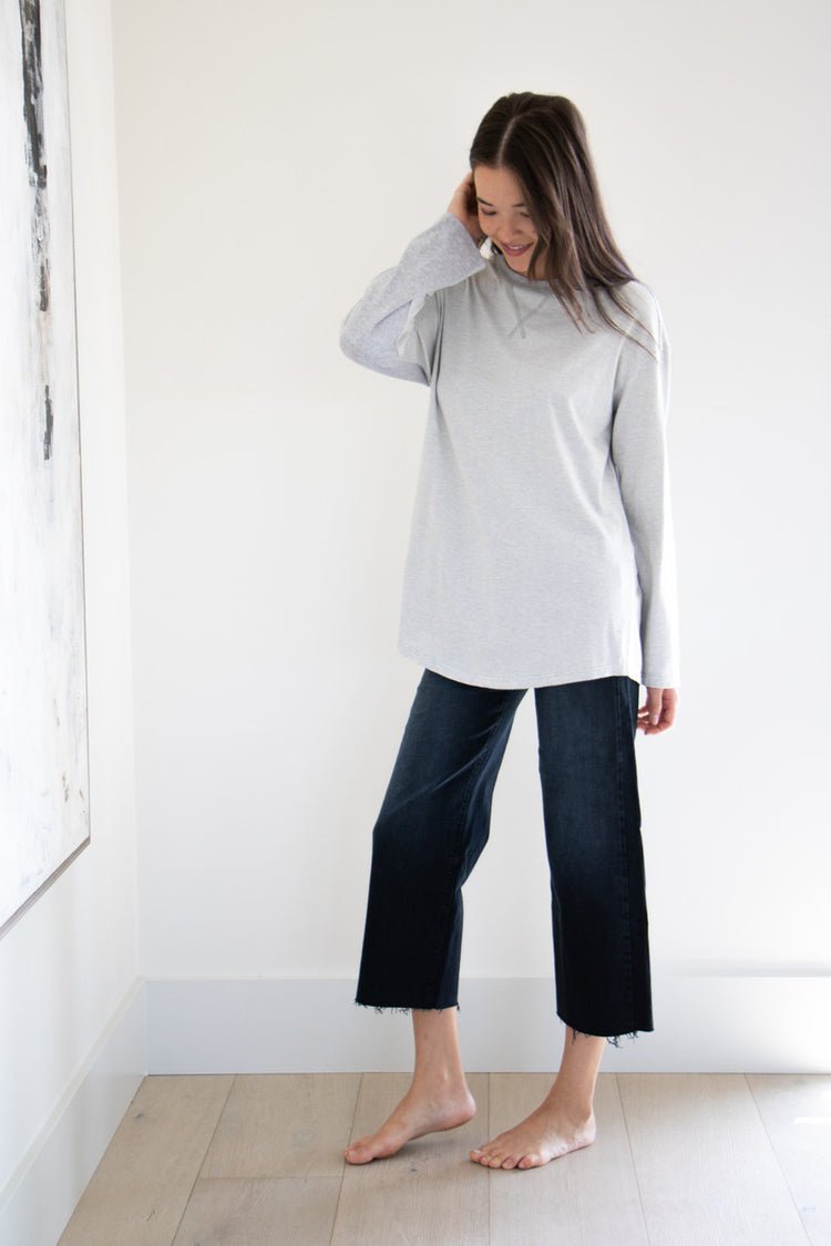 No exaggeration here; this is the ultimate long sleeve tee. Fitting loose on your frame with a drop-shoulder design and a gentle curve at the hem, this essential piece is effortless to pair and wear, with simple care instructions and understated details throughout. Monikered with the PRIV seal between the shoulder-blades. 

