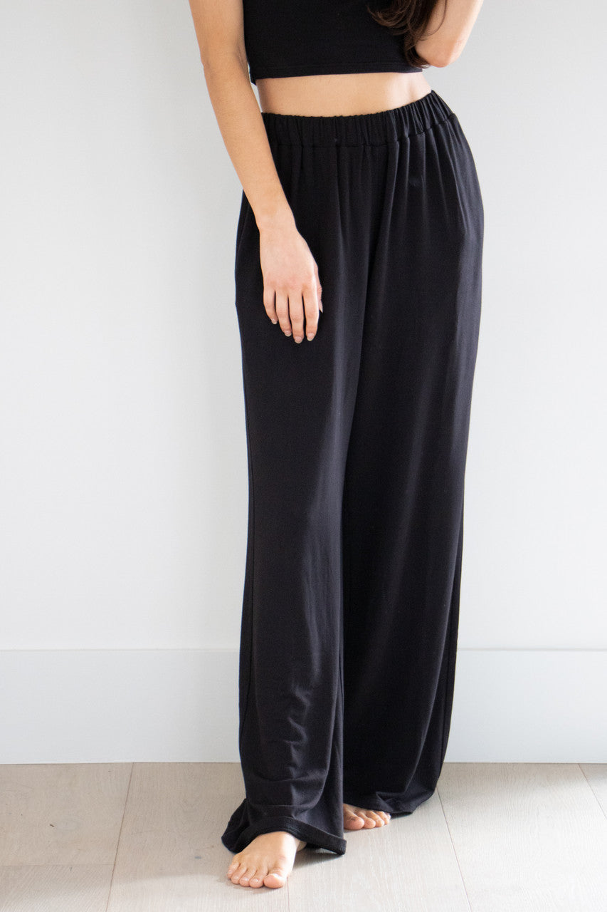 Comfortable, stylish, and a perfect pair - our new Sara Wide Leg Tank Set is the best choice for a well deserved lounge after your busiest day. A must-have basic to add to your collection, the fitted tank and relaxed pants can be worn together as intended or separated to compliment endless options in your wardrobe. Whether you're relaxing at home or wanting to keep comfortable running errands; the Sara Set is the ideal outfit.