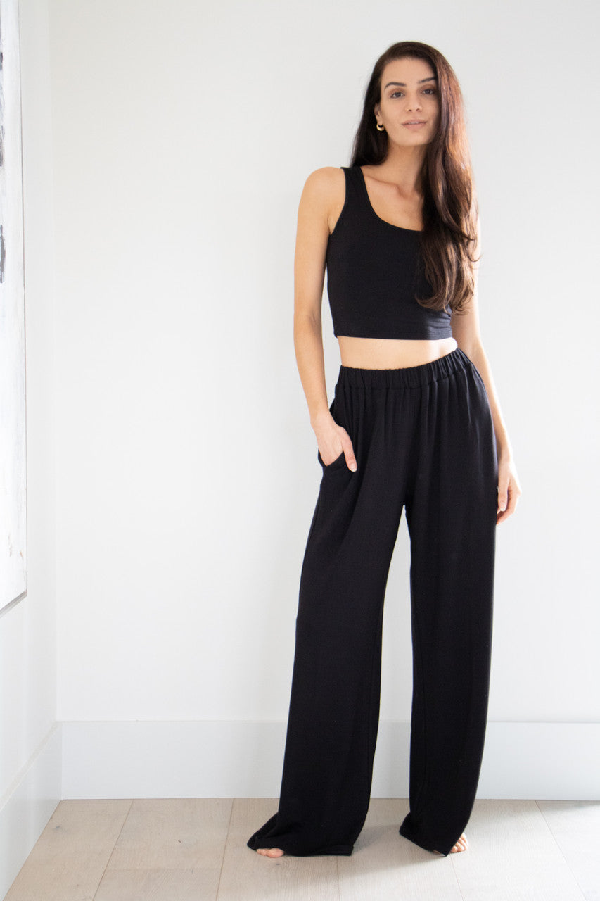Comfortable, stylish, and a perfect pair - our new Sara Wide Leg Tank Set is the best choice for a well deserved lounge after your busiest day. A must-have basic to add to your collection, the fitted tank and relaxed pants can be worn together as intended or separated to compliment endless options in your wardrobe. Whether you're relaxing at home or wanting to keep comfortable running errands; the Sara Set is the ideal outfit.