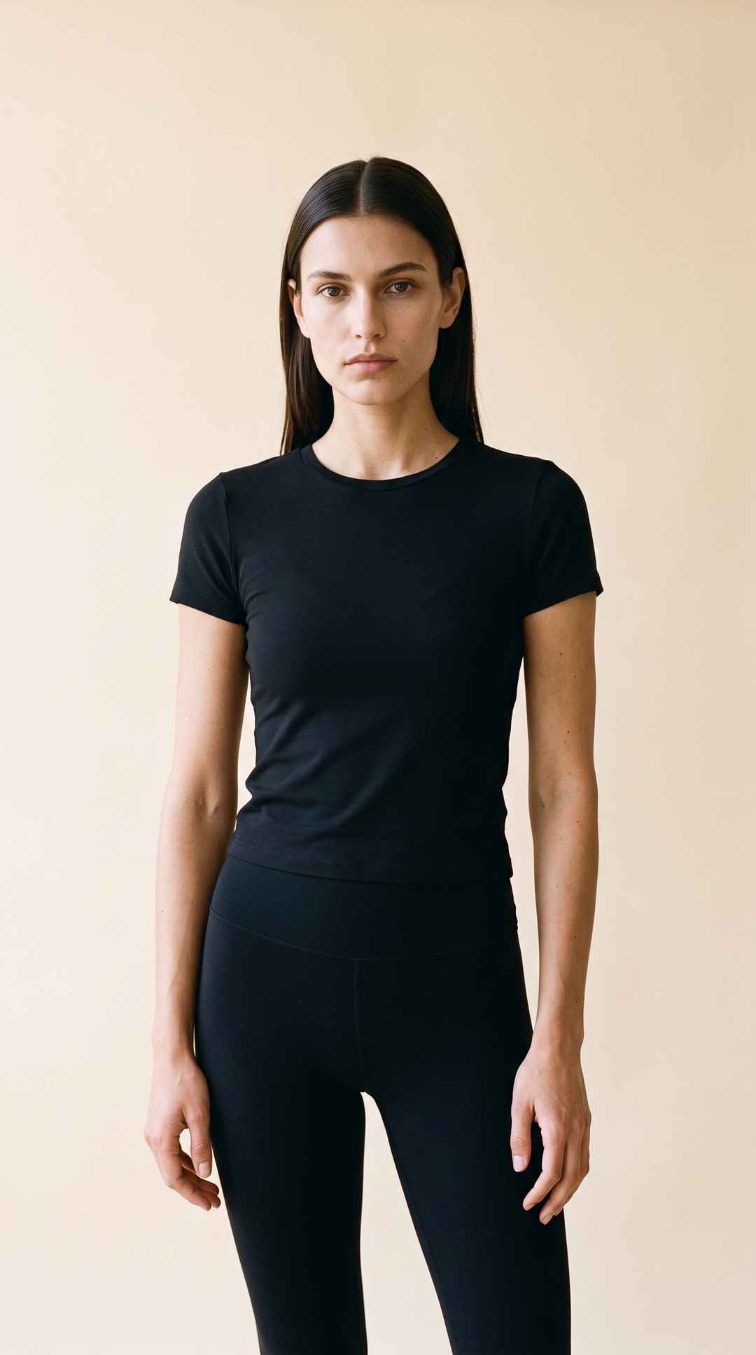 FORM Crew Short Sleeve Black