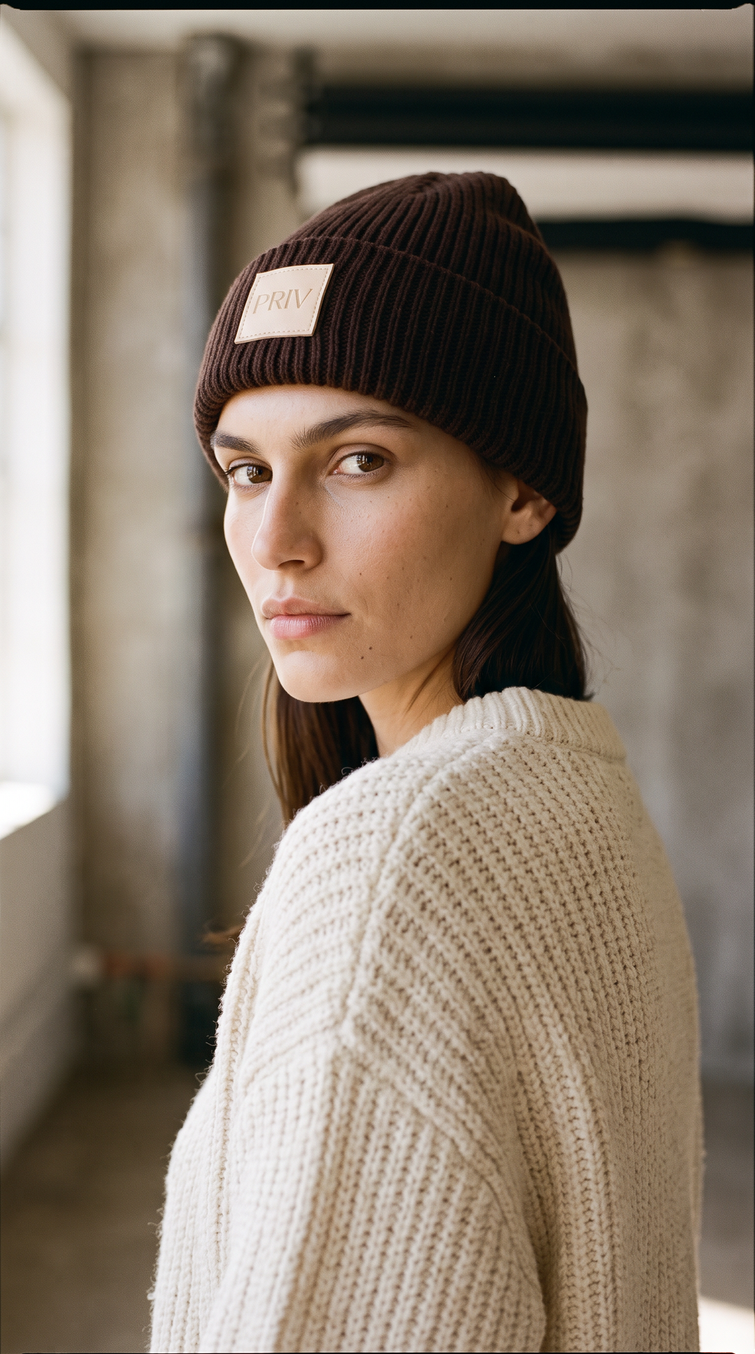 PRIV Moniker toque espresso – styled look – PRIV the Brand