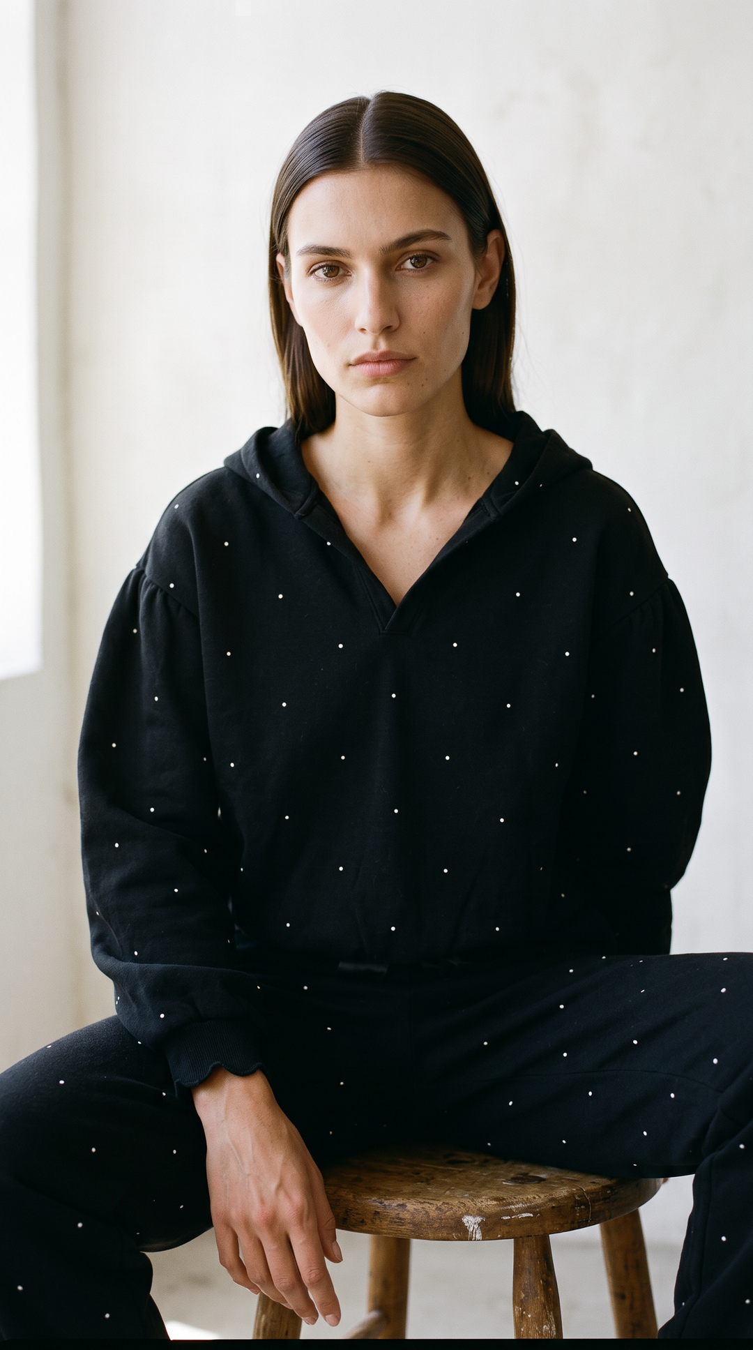 Noemie - Printed Fleece Hoodie In Black Dots