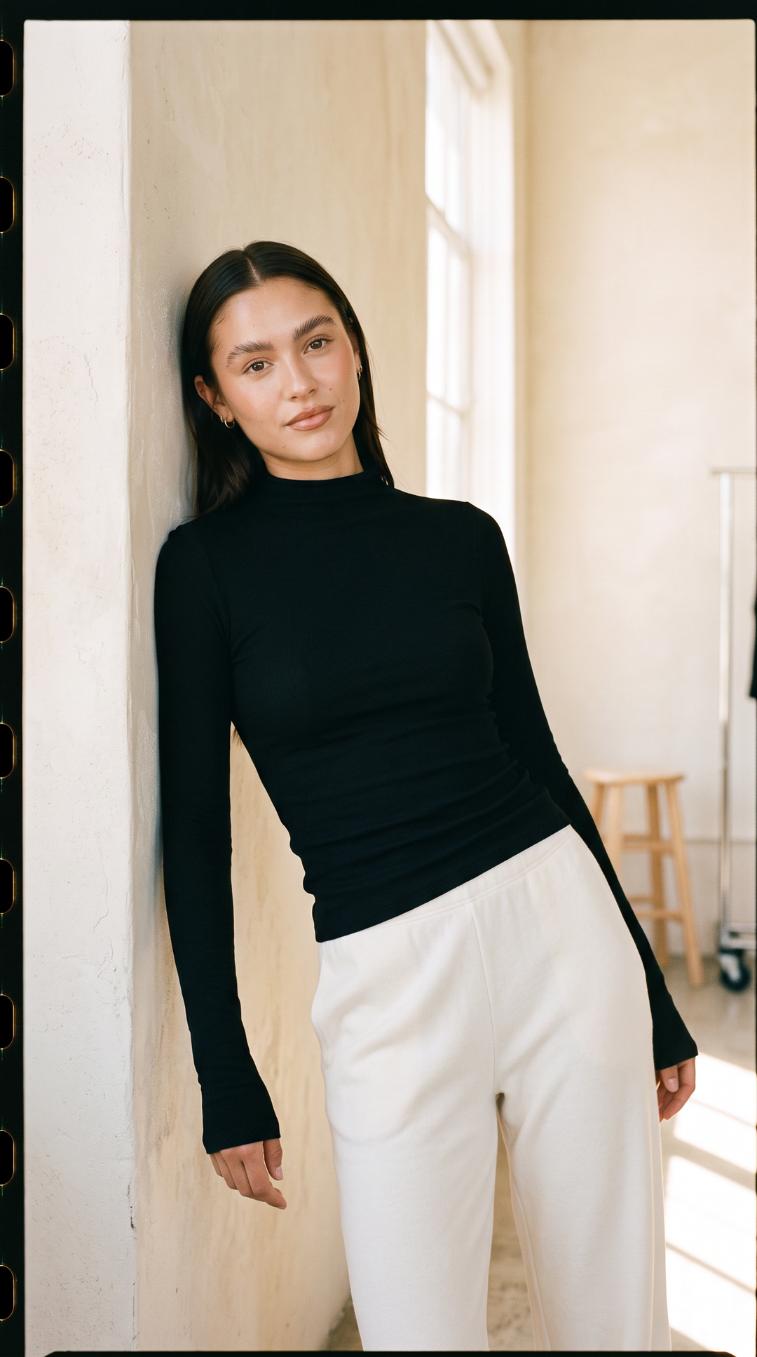 FORM Mockneck Long Sleeve Black-Isabeyphotography-3