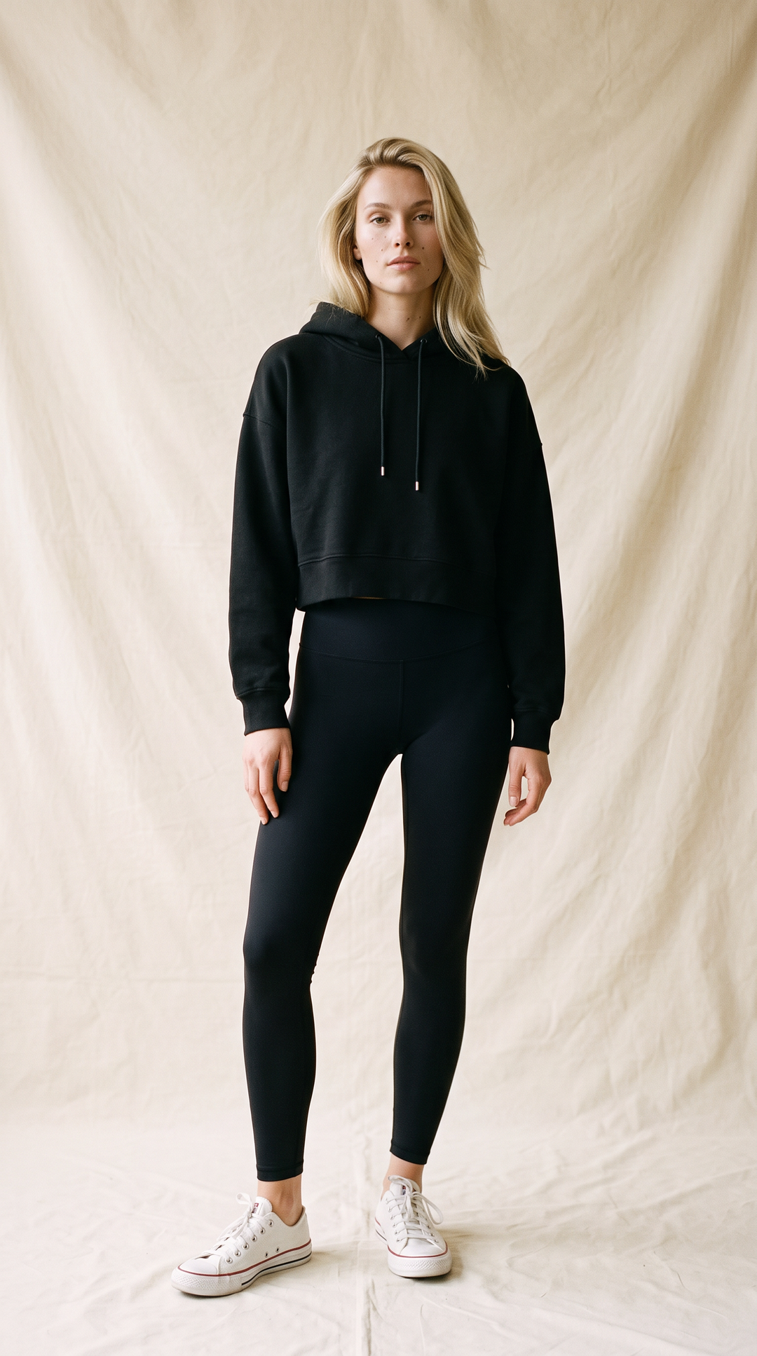 Sia Hoodie in Black