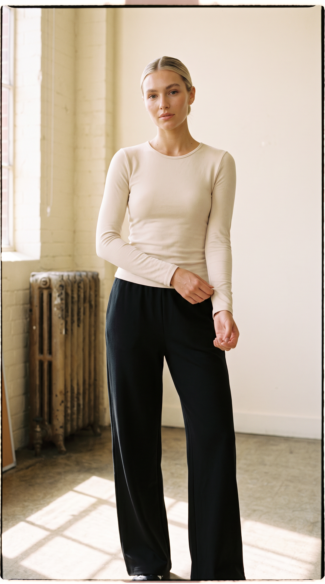 FORM Crew Long Sleeve Cream-Isabeyphotography-3